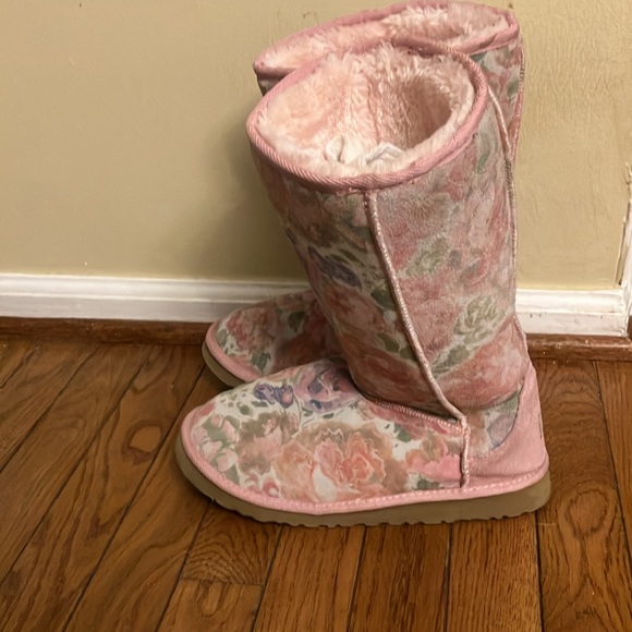 Rare vintage Ugg floral boots - Picture 2 of 4